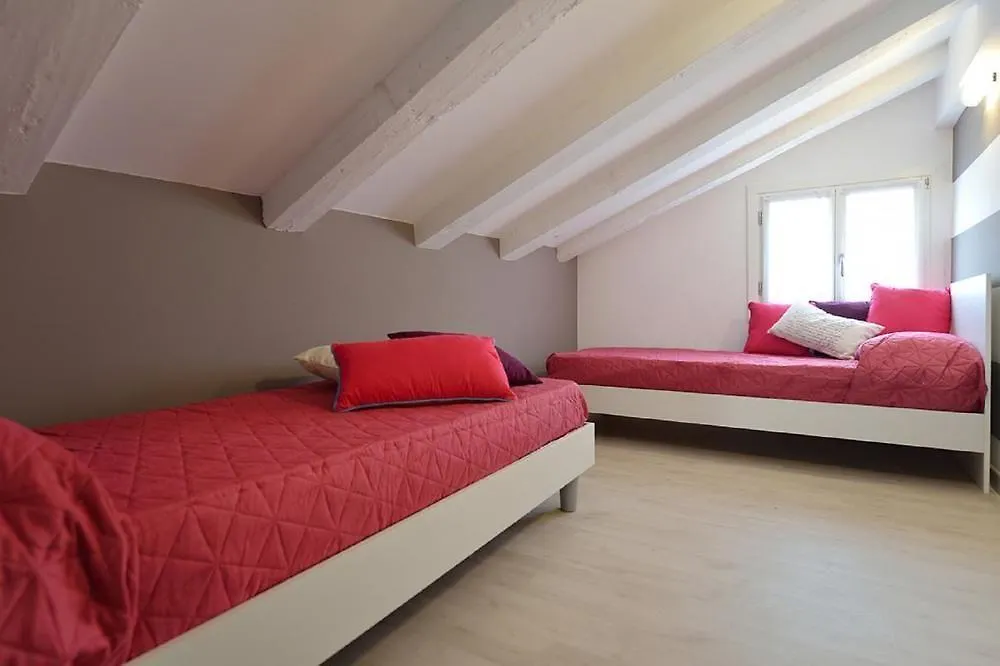 Supreme Venice Apartments Włochy