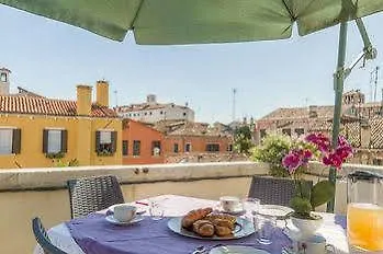 Supreme Venice Apartments Hotel