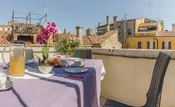Supreme Venice Apartments 0*,